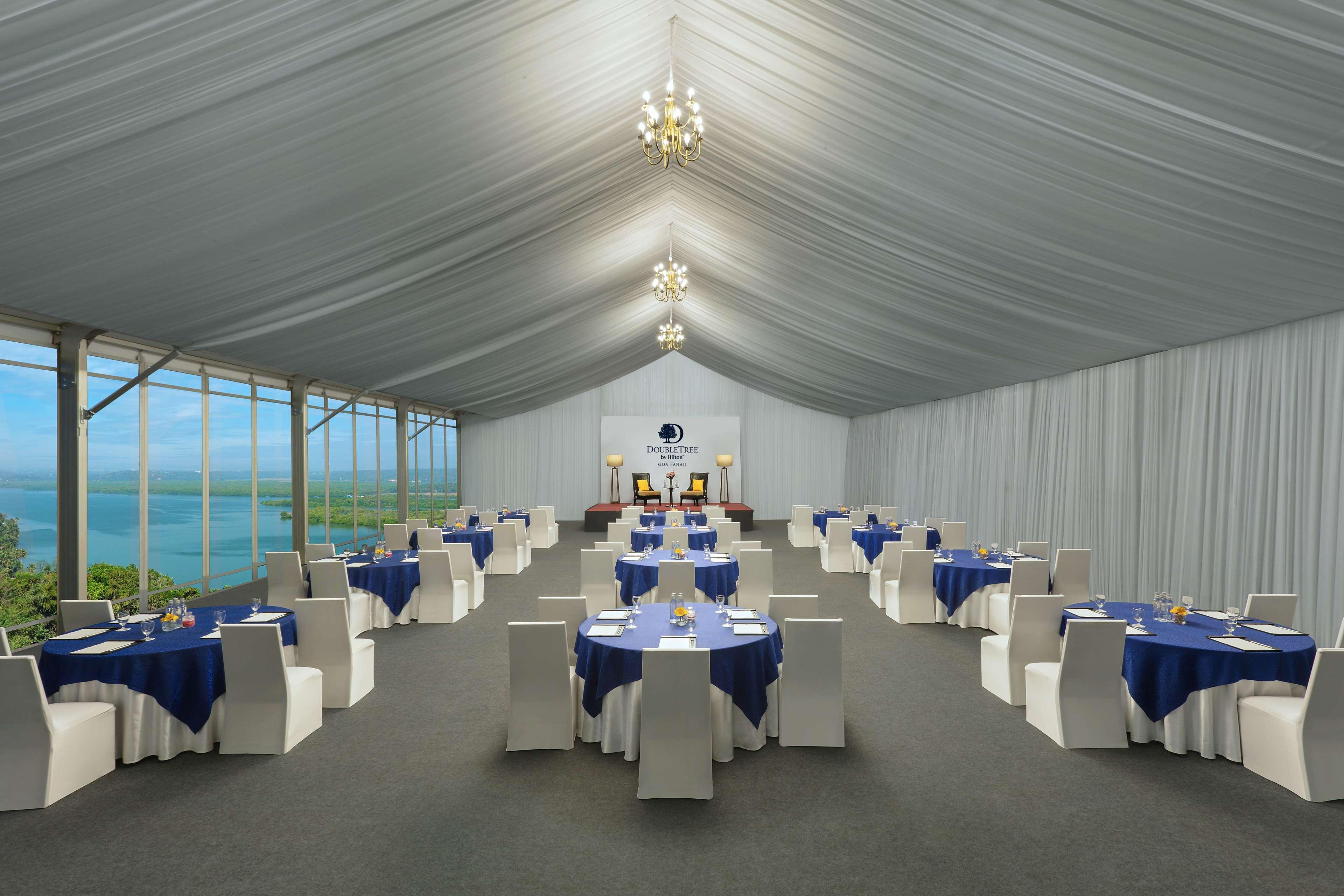 Hotel Doubletree By Hilton Goa - Panaji Exterior foto