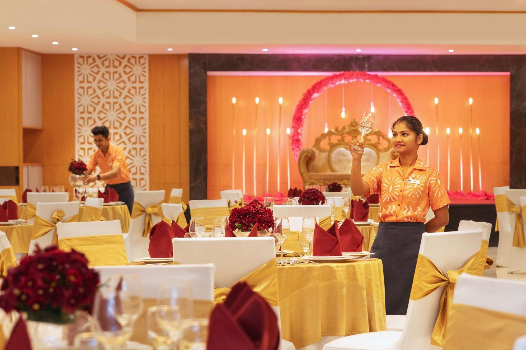 Hotel Doubletree By Hilton Goa - Panaji Exterior foto