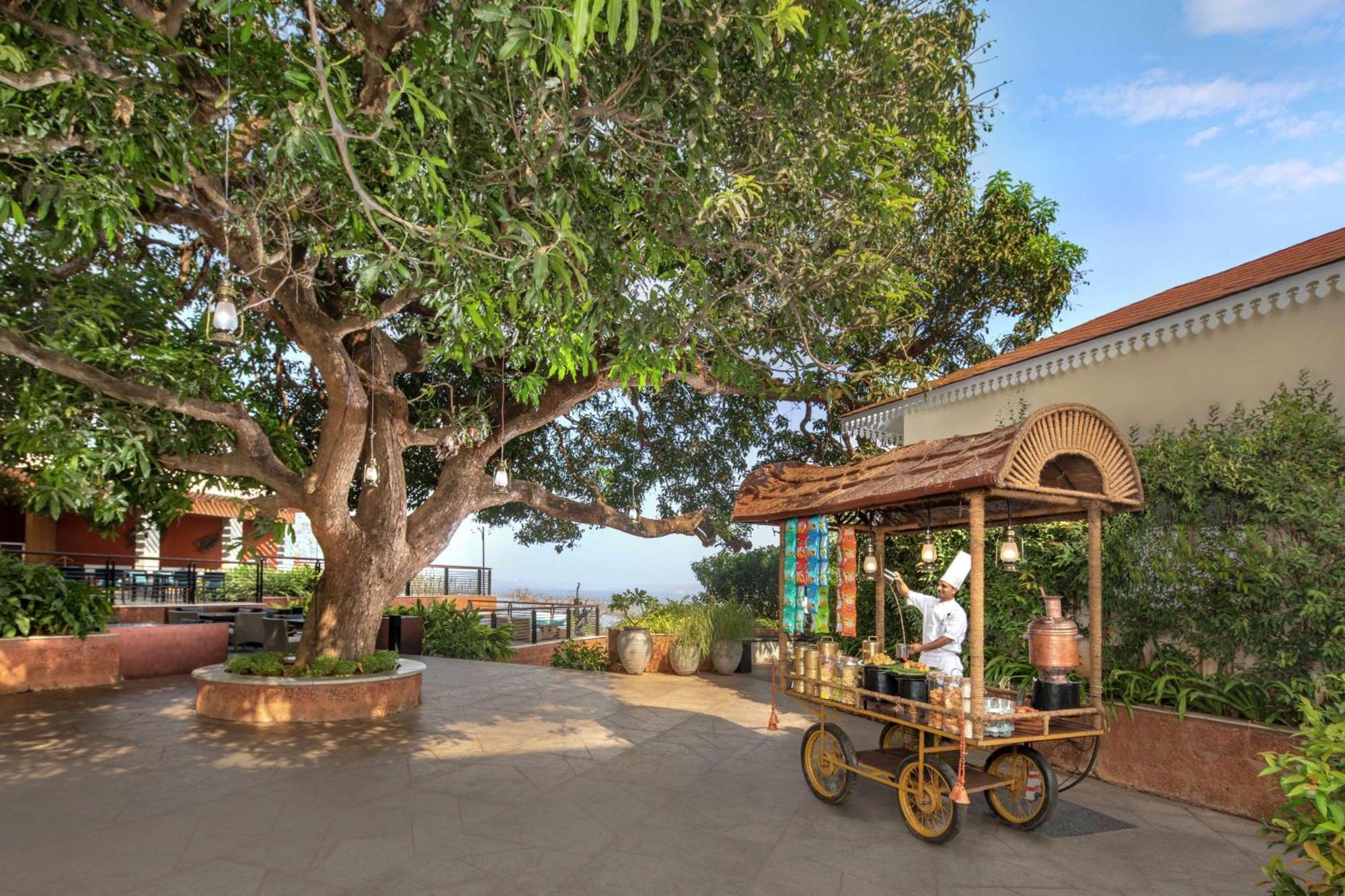 Hotel Doubletree By Hilton Goa - Panaji Exterior foto